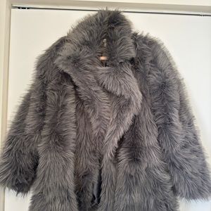 Topshop faux fur coat grey - mob wife trend